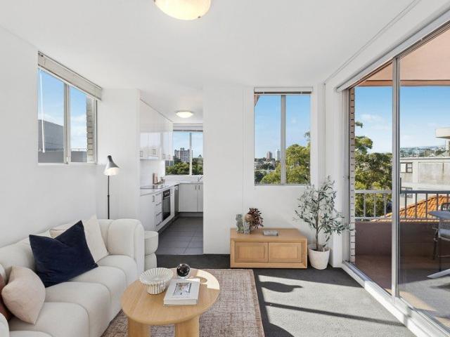 Prized harbourside living with secure parking