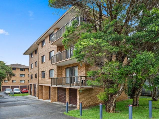 Prized Lifestyle in a Quiet Coastal Locale