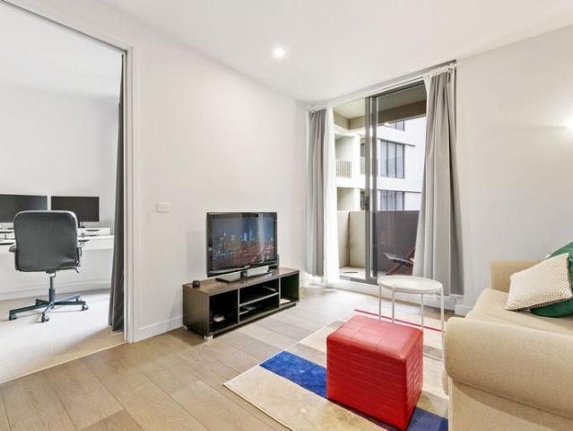 PRIZED PARKVILLE PAD
