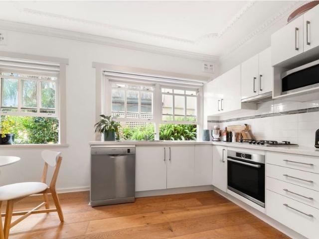 Prized Peninsula Setting With Art Deco Charm