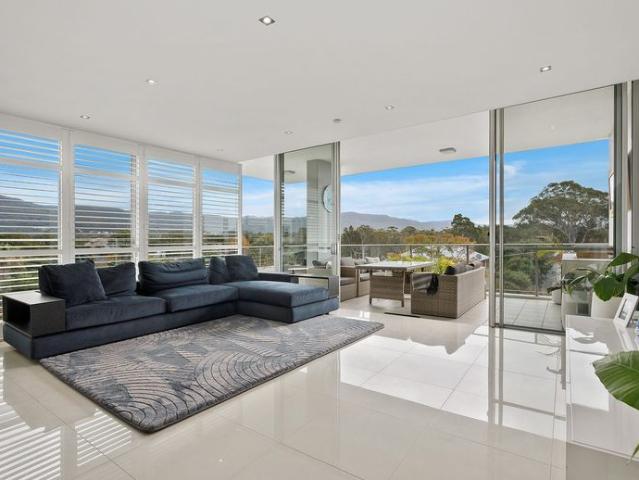 Prized three bedroom apartment in desirable beachside Location