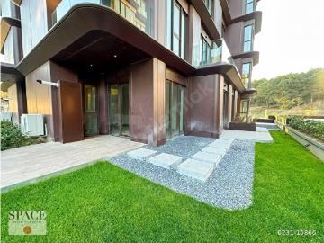 PRİVE KEMER'DE ORMAN MANZARALI KİRALIK TERAS BAHÇE KATI