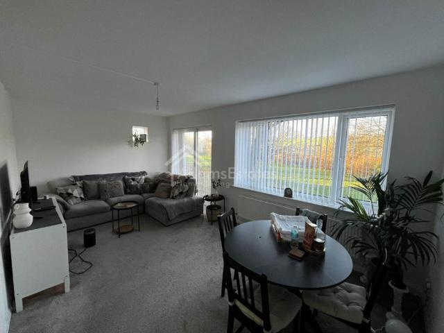 Price £800 pcm Available Now Unfurnished