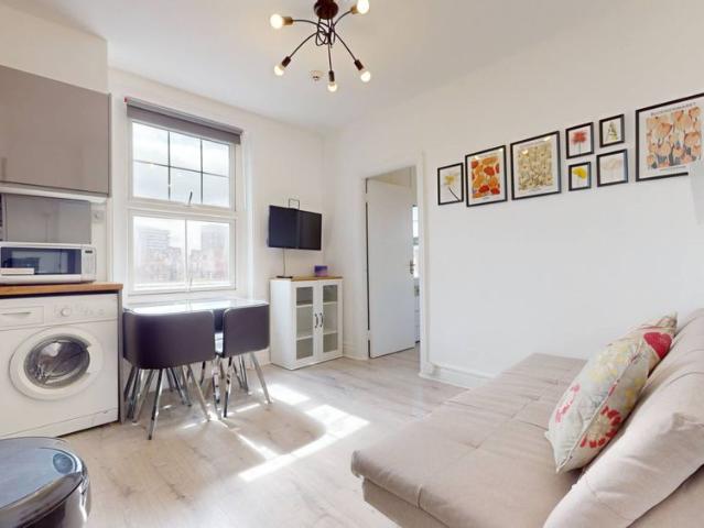Price £2,500 pcm Available 31/07/2026 Furnished
