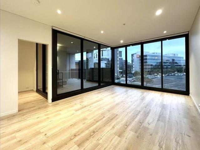 Price Negotiable | Timber Floor and Tiles & Study & Kitchen Island & Like New & 1 Min to Metro Station & Swimming Pool & Gym & UNFURNISHED