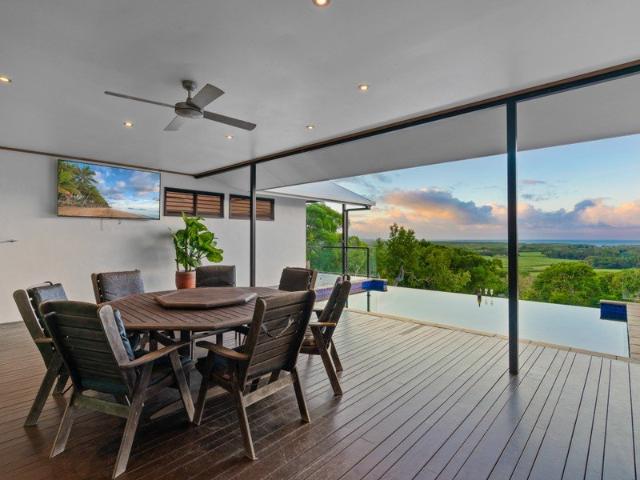 PRICE REDUCED TO SELL. MAJESTIC MOWBRAY RESIDENCE & BUSINESS OPPORTUNITY