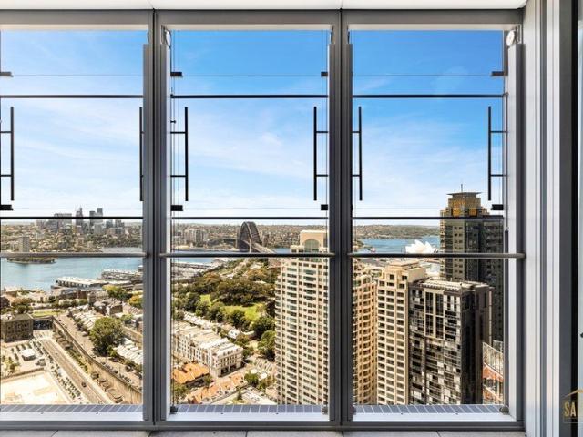 Price Reduced! Unrivaled Views of the Opera House & Harbour Bridge