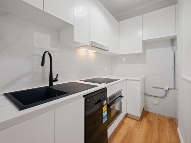 PRICE REDUCTION* CHIC RENOVATED 1 BEDROOM ART DECO GEM