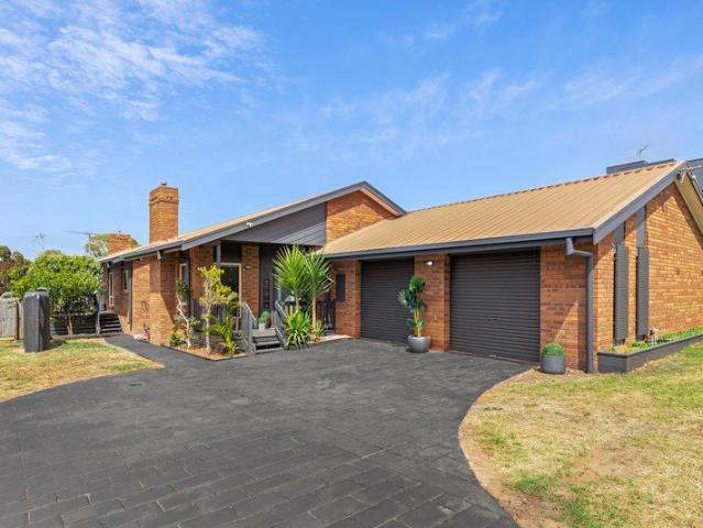 PRICE REDUCTION Expansive Beachside Retreat