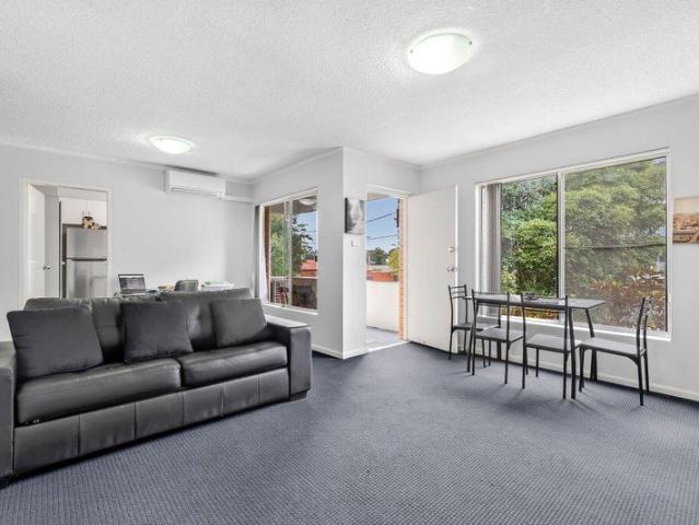 Price Reviewed Spacious, Full Brick Construction in Prime Penrith location