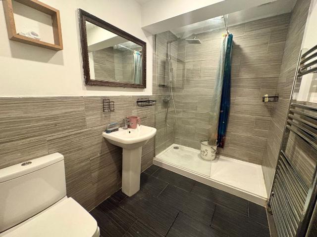 Price Street, West Bromwich B70, 2 bed flat to rent, £850 pcm | PrimeLocation