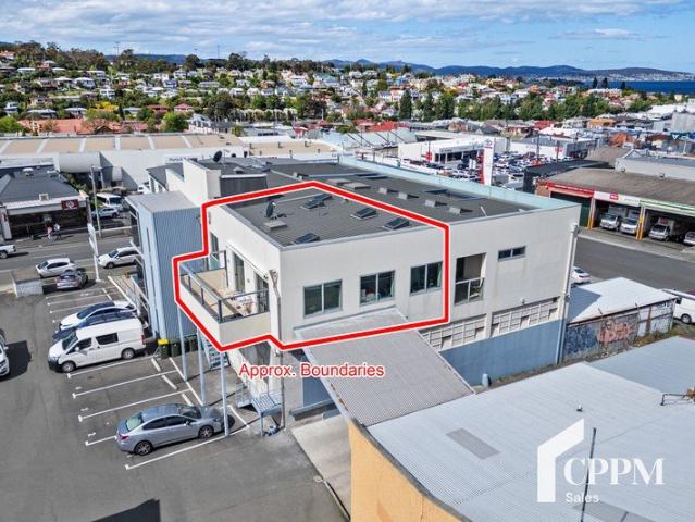Priced to Sell Executive Apartment with Lift Access