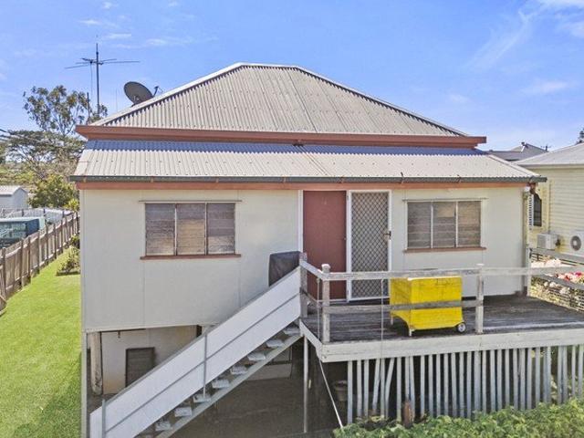 Priced to Sell Renovator's Project with Lane Access on 529m²