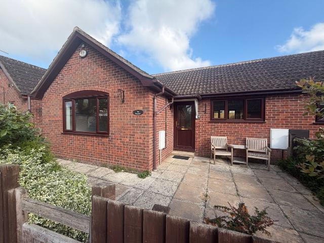 Prices Lane, Upton Upon Severn WR8, 1 bed semi detached bungalow to rent, £1,000 pcm | PrimeLocation