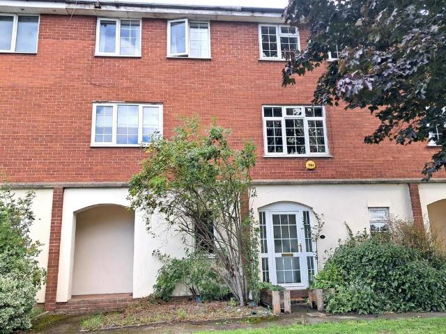Priestley Court, Nantwich CW5 2 bed terraced house to rent £895 pcm £207 pw
