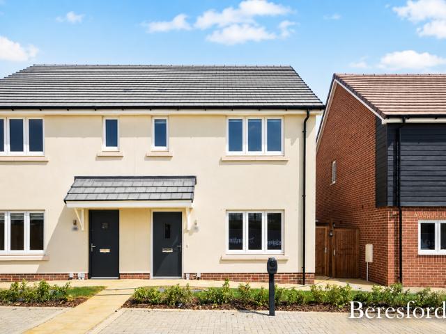 Priestley Field Avenue, Little. 3 bed semi detached house to rent £2,100 pcm £485 pw