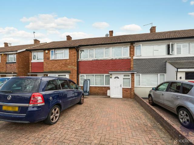 Priestley Road, Mitcham CR4, 3 bed detached house to rent, £2,300 pcm | PrimeLocation