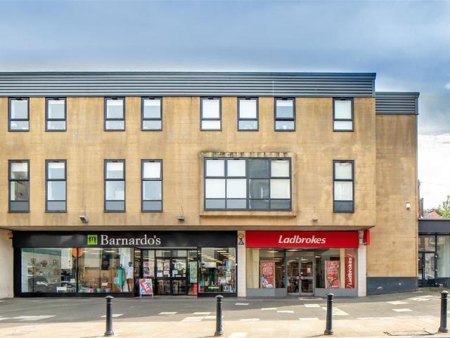 Priestpopple, Hexham 2 bed flat to rent £925 pcm £213 pw