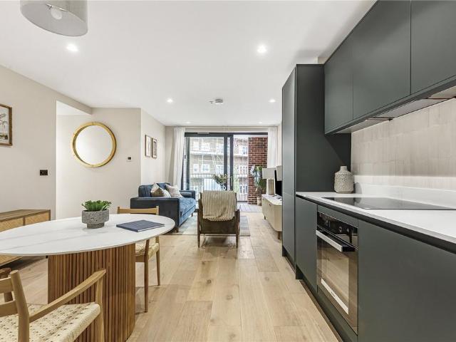 Priests Bridge, East Sheen, London, SW14 1 bed apartment to rent £2,150 pcm £496 pw