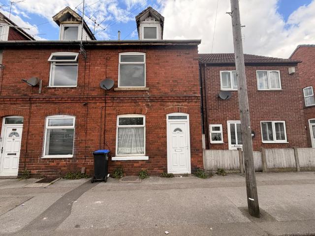 Priestsic Road, Sutton in Ashfield, NG17 2 bed terraced house to rent £795 pcm £183 pw