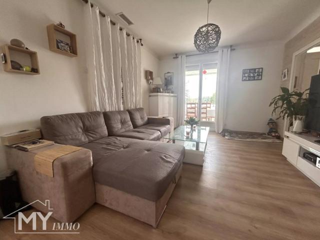 PRIGONRIEUX: Maison familiale avec piscine et grand terrain