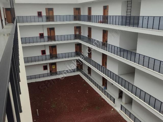 Prim Yapacak Bölgede Cam Balkonlu/duvar Kağıtlı Lüks 1+1 Fırsatı