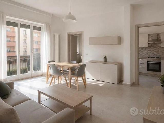 PRIMA PORTA BILOCALE ARREDATO Con BALCONE