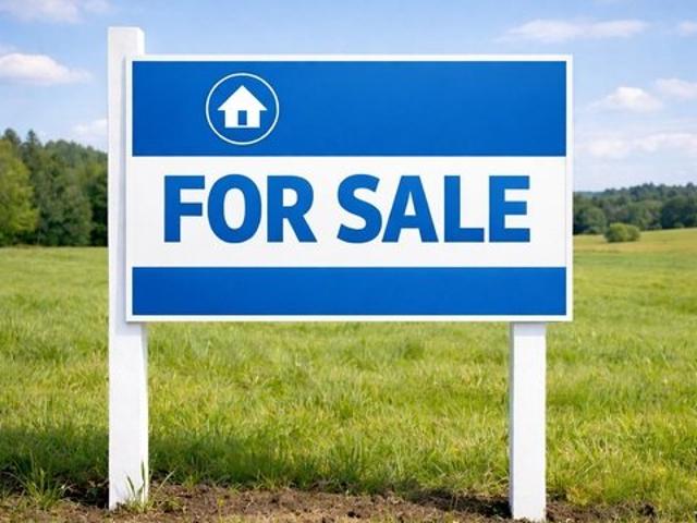 Prime 430m2 Lot in Eglinton