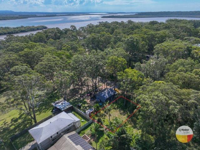 PRIME 577m2 OPPORTUNITY ON RUSSELL ISLAND'S WESTERN SIDE!