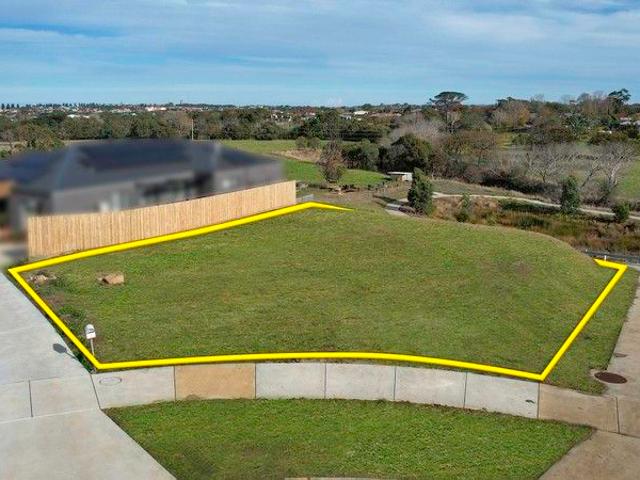 Prime 927m² Block with Stunning Views