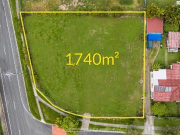 Prime 1,740m² Development Opportunity in a Highly Connected Location
