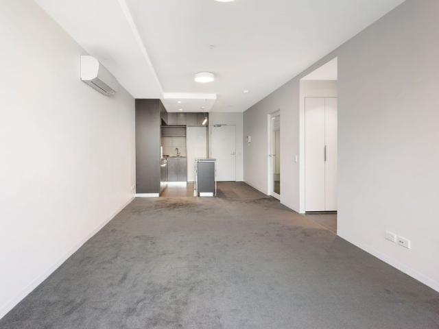 Prime 2 Bedroom Apartment with Riverside Charm and City Proximity