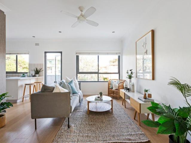 Prime 2 Bedroom Unit on Dee Why's Iconic Beachfront