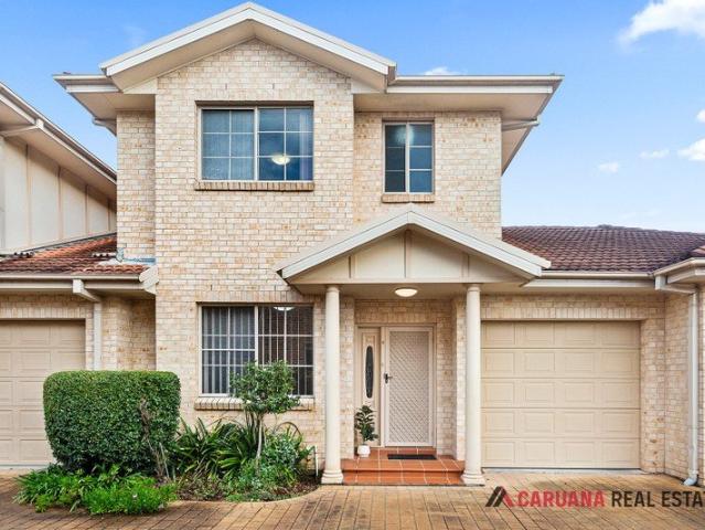 Prime Townhouse Opportunity in a Small Block of 6, 205sqm