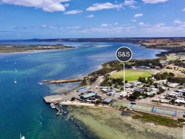 Prime Township Position Commercial Site with Residence