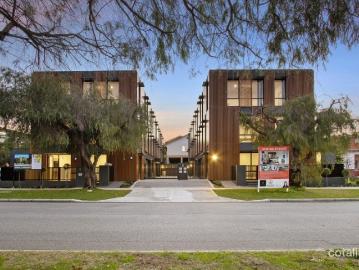 Prime UWA Investment OpportunityÃ¯½Å6 Oversized Bedrooms with Private Ensuites Opposite UWA