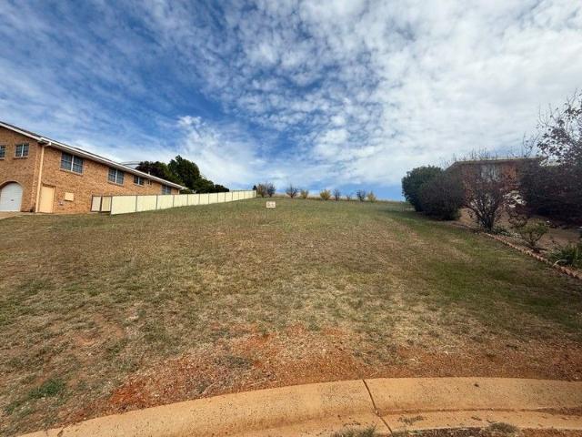 Prime Vacant Land with Elevated Easterly Views 882sqm in Sought After East Parkes