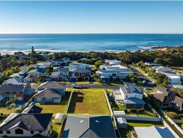 Prime Vacant Land in Original Diamond Beach Walk to the Beach