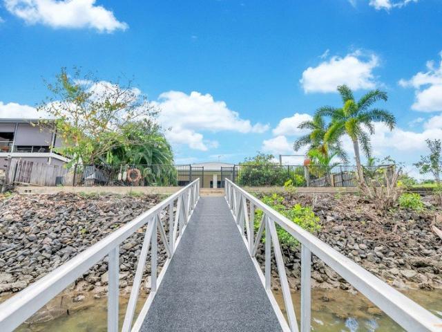 Prime Waterfront Living!