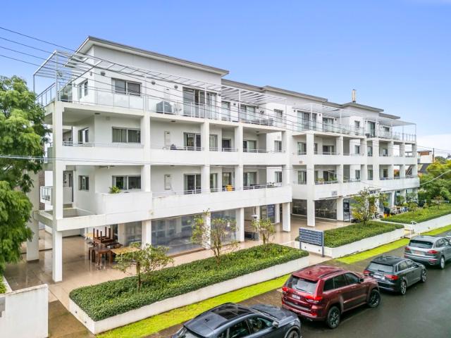 Prime Waterside Investment Opportunity with a High Yield