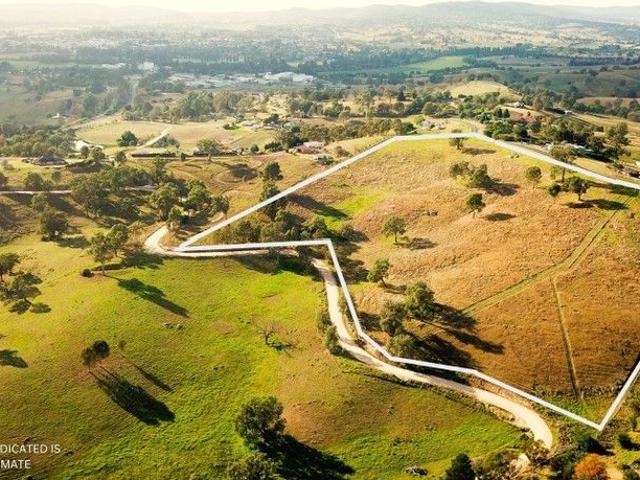 PRIME ACREAGE WITH STUNNING VIEWS IN COOPERS GULLY