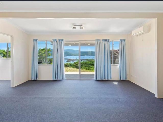 Prime Airlie Beach Location with Stunning Sea Views