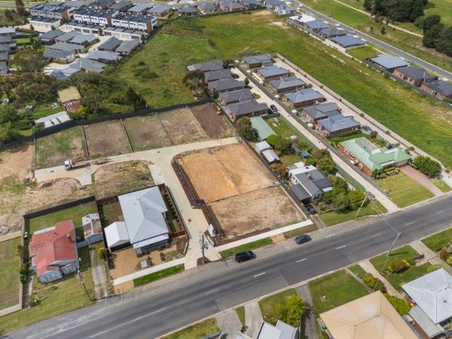 Prime Ballarat Opportunity: Ready to Build Blocks Near Lake Esmond
