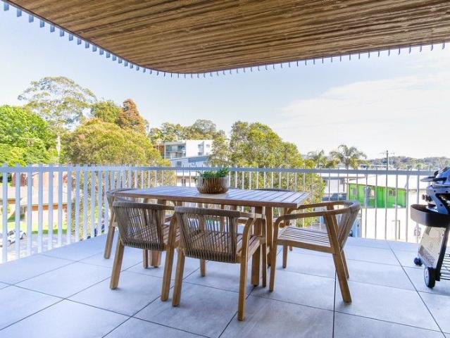 Prime Batemans Bay Apartment Water Views, Pool & Holiday Let Potential