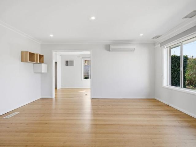 Prime Bayswater Living Modern 3 Bedroom Home with Fantastic Alfresco