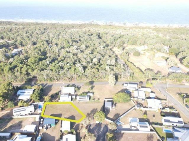 PRIME BEACH OPPORTUNITY: SPACIOUS BLOCK IN FORREST BEACH!
