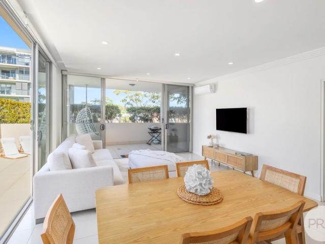 Prime Beach Side Apartment with Private Spa!