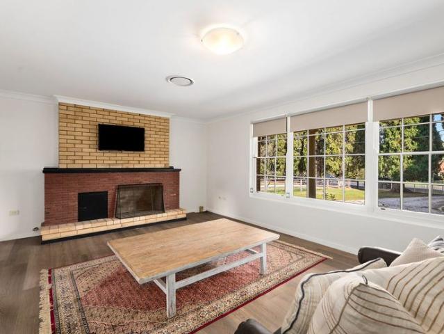 Prime Bowral location. Simple, easy living