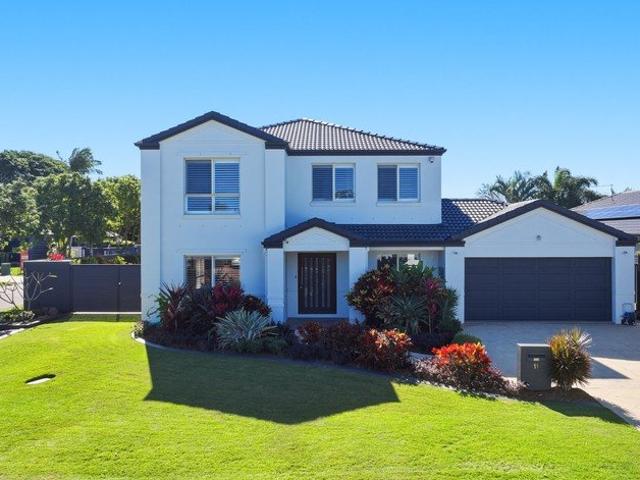 PRIME BURLEIGH COVE FAMILY ENTERTAINER