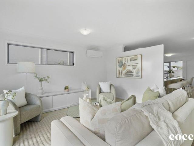 PRIME CALAMVALE LOCATION ! No Body Corporate, stand alone Home and is currently newly renovated by the sellers